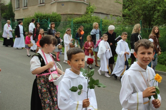 Procesja Bożego Ciała w parafii św. Elżbiety w Cieszynie