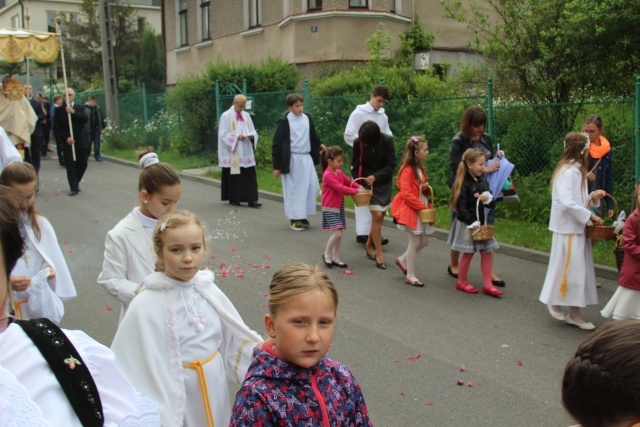 Procesja Bożego Ciała w parafii św. Elżbiety w Cieszynie