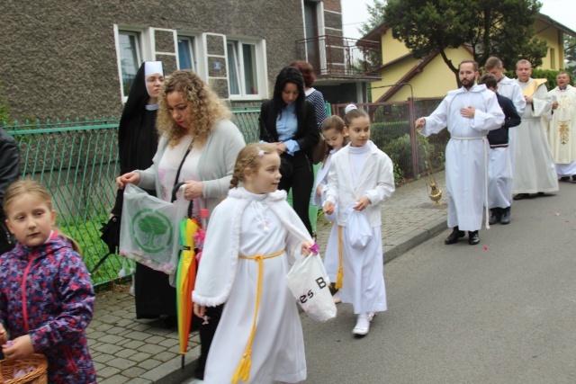 Procesja Bożego Ciała w parafii św. Elżbiety w Cieszynie