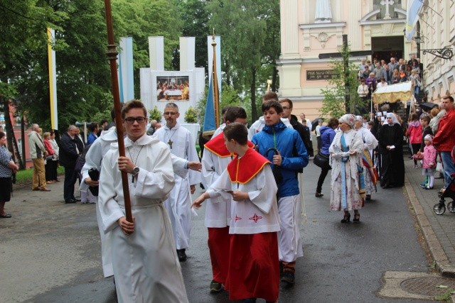 Procesja Bożego Ciała w parafii św. Elżbiety w Cieszynie