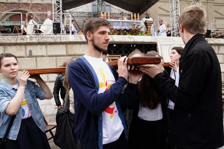 Boże Ciało 2016 - procesja z Wawelu na Rynek Główny 