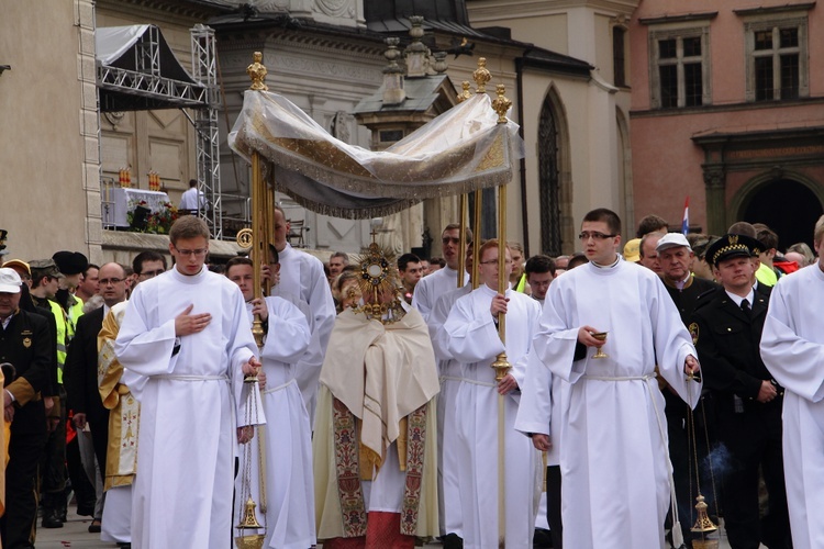 Boże Ciało 2016 - procesja z Wawelu na Rynek Główny 