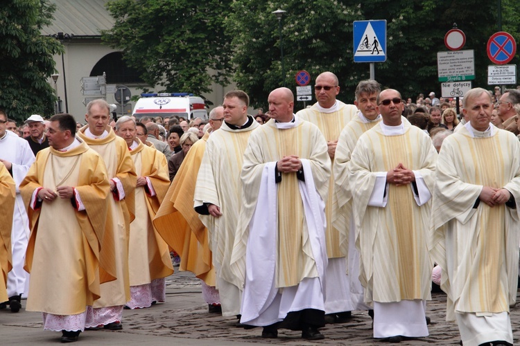 Boże Ciało 2016 - procesja z Wawelu na Rynek Główny 