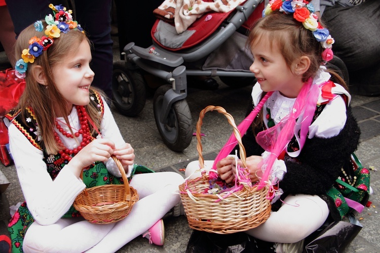 Boże Ciało 2016 - procesja z Wawelu na Rynek Główny 