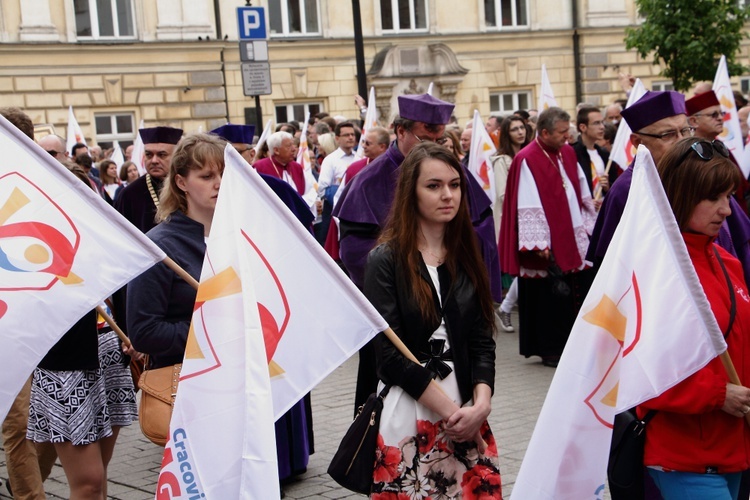 Boże Ciało 2016 - procesja z Wawelu na Rynek Główny 