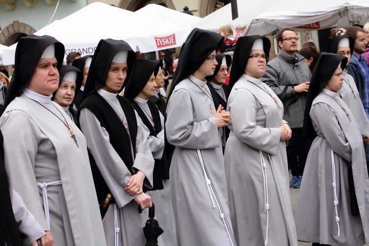 Boże Ciało 2016 - procesja z Wawelu na Rynek Główny 