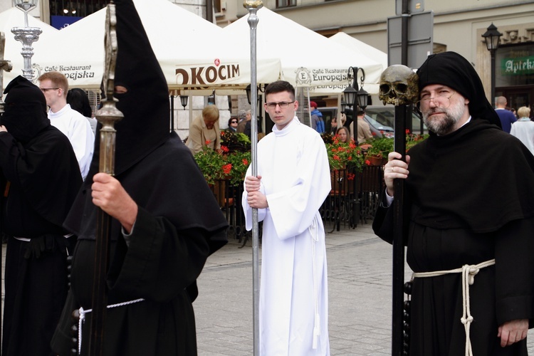 Boże Ciało 2016 - procesja z Wawelu na Rynek Główny 