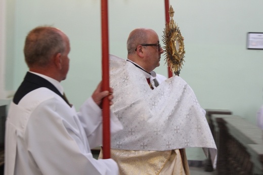 Procesja Bożego Ciała w parafii św. Marii Magdaleny w Cieszynie