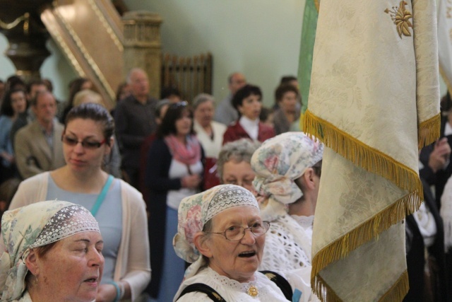 Procesja Bożego Ciała w parafii św. Marii Magdaleny w Cieszynie