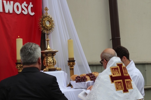 Procesja Bożego Ciała w parafii św. Marii Magdaleny w Cieszynie