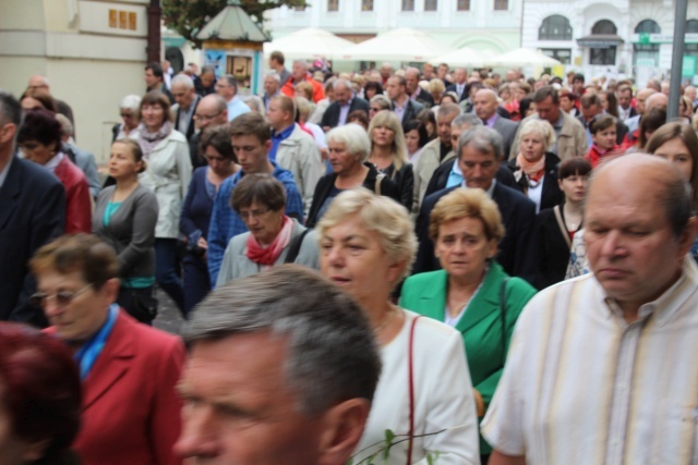 Procesja Bożego Ciała w parafii św. Marii Magdaleny w Cieszynie