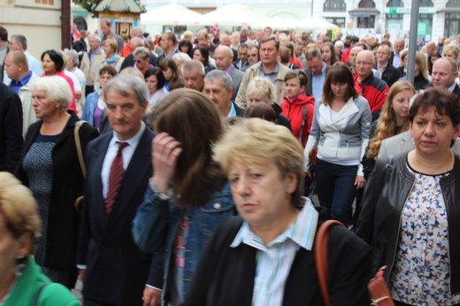 Procesja Bożego Ciała w parafii św. Marii Magdaleny w Cieszynie