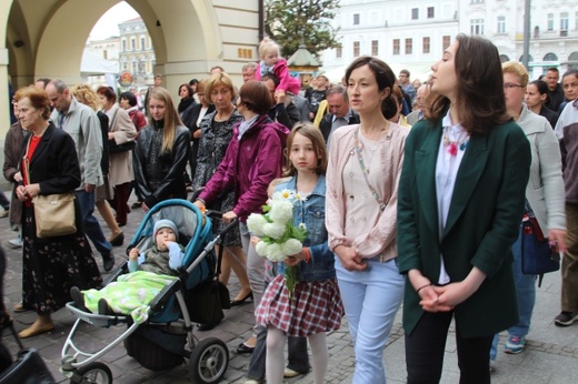 Procesja Bożego Ciała w parafii św. Marii Magdaleny w Cieszynie