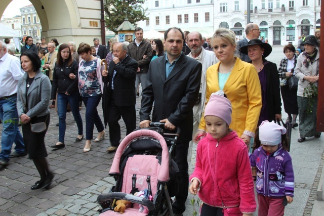 Procesja Bożego Ciała w parafii św. Marii Magdaleny w Cieszynie