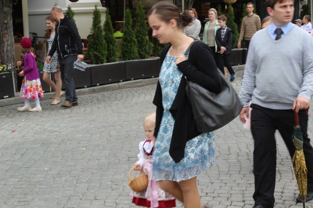 Procesja Bożego Ciała w parafii św. Marii Magdaleny w Cieszynie