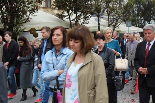 Procesja Bożego Ciała w parafii św. Marii Magdaleny w Cieszynie