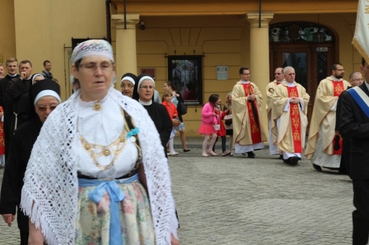 Procesja Bożego Ciała w parafii św. Marii Magdaleny w Cieszynie