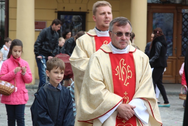 Procesja Bożego Ciała w parafii św. Marii Magdaleny w Cieszynie