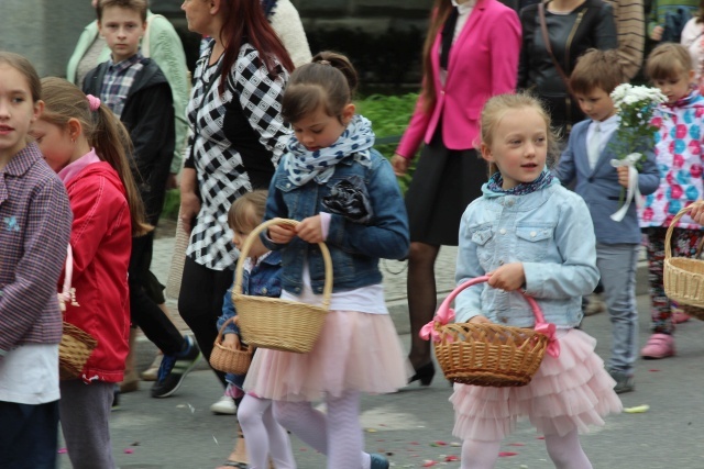 Procesja Bożego Ciała w parafii św. Marii Magdaleny w Cieszynie