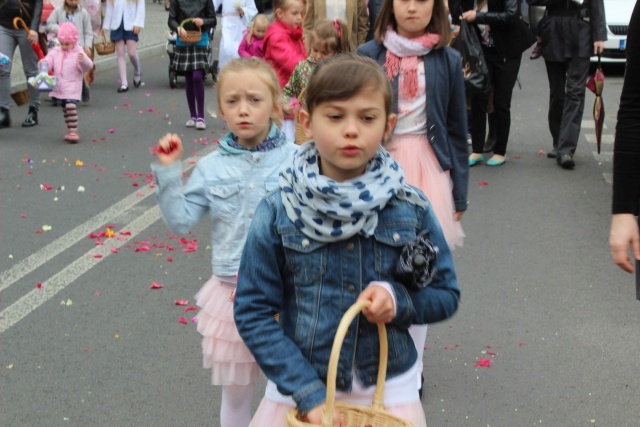 Procesja Bożego Ciała w parafii św. Marii Magdaleny w Cieszynie