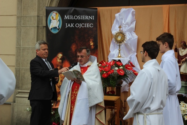 Procesja Bożego Ciała w parafii św. Marii Magdaleny w Cieszynie