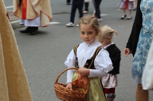 Procesja Bożego Ciała w parafii św. Marii Magdaleny w Cieszynie