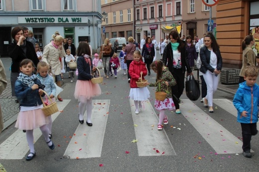 Procesja Bożego Ciała w parafii św. Marii Magdaleny w Cieszynie