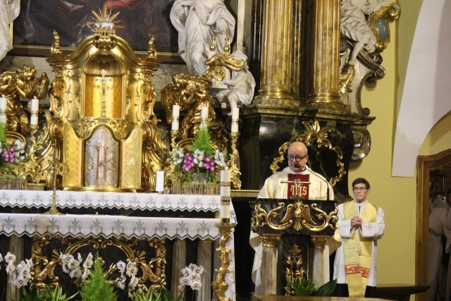 Procesja Bożego Ciała w parafii św. Marii Magdaleny w Cieszynie