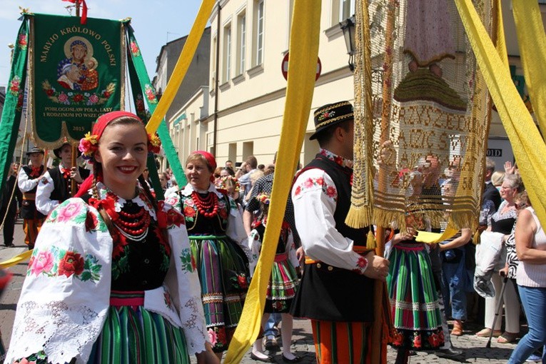 Boże Ciało w Łowiczu - Procesja