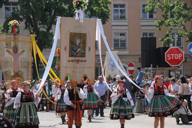 Boże Ciało w Łowiczu - Procesja