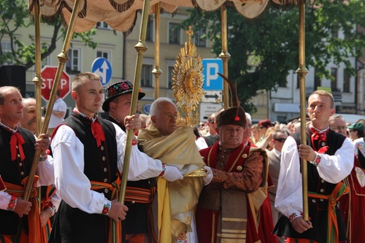 Boże Ciało w Łowiczu - Procesja