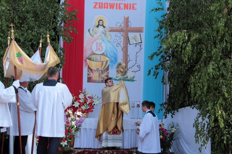 Procesja Bożego Ciała w Oporowie