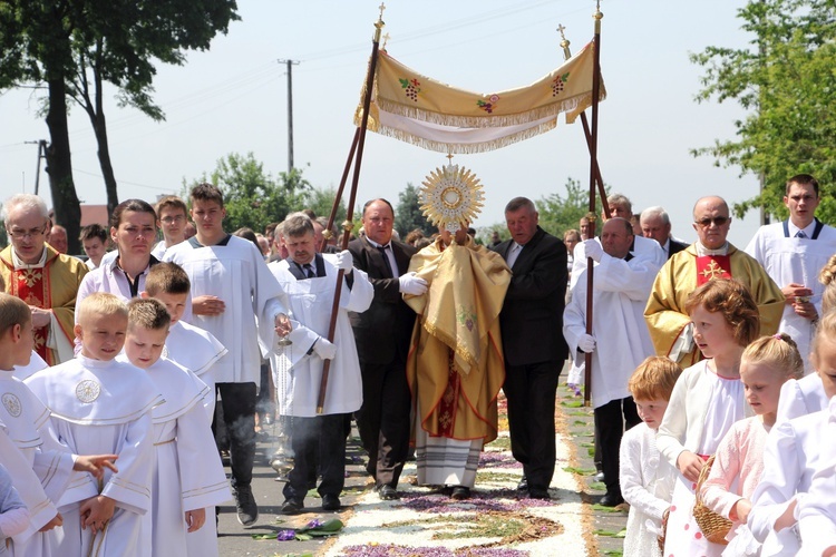 Procesja Bożego Ciała w Oporowie