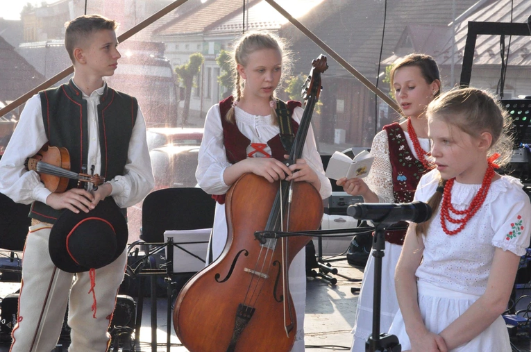 Zakliczyn, Diecezjalne Uwielbienie cz. I
