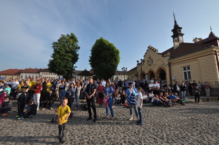 Zakliczyn, Diecezjalne Uwielbienie cz. I