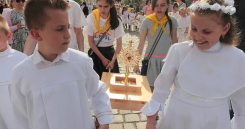 Z miłości do Eucharystii