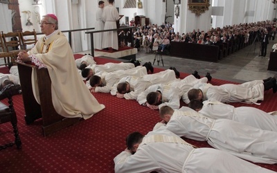 Święcenia kapłańskie w diecezjach