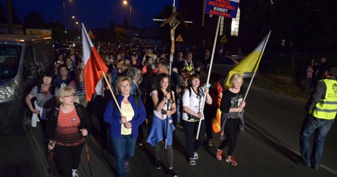 Przed pątniczkami 27 km pieszej wędrówki