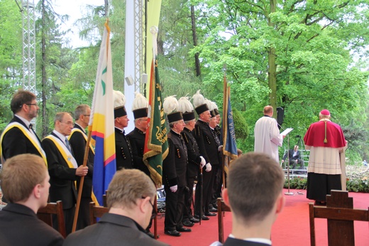 Nabożeństwo majowe na pielgrzymce w Piekarach Śląskich