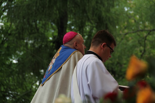 Nabożeństwo majowe na pielgrzymce w Piekarach Śląskich