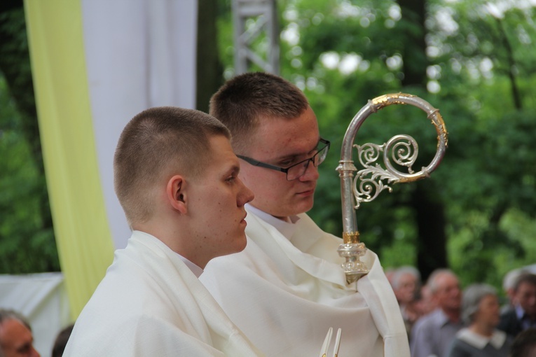 Nabożeństwo majowe na pielgrzymce w Piekarach Śląskich