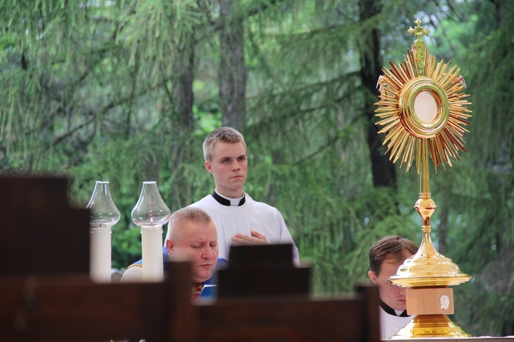 Nabożeństwo majowe na pielgrzymce w Piekarach Śląskich