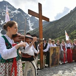 Z widokiem na góry