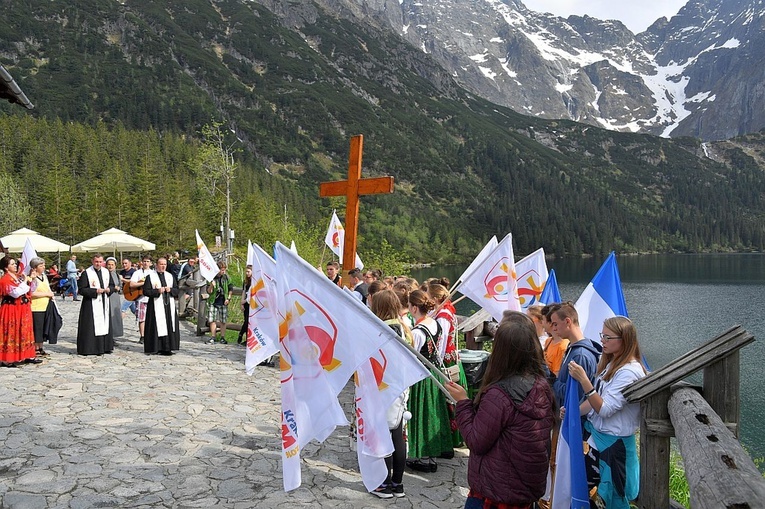 Z widokiem na góry