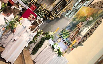 Wniesienie relikwii odbywało się w ramach procesji eucharystycznej oraz samej Eucharystii.