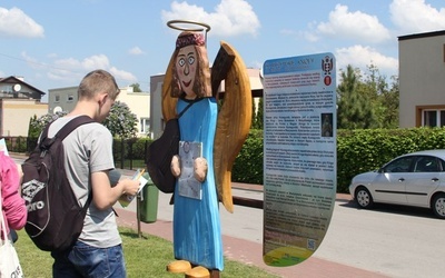 Na ścieżce edukacyjnej znajduje się 7 rzeźb aniołów