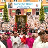 Kilkadziesiąt tysięcy mężczyzn, głównie ze Śląska, w ostatnią niedzielę maja tradycyjnie pielgrzymowało do Piekar Śląskich.