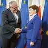 Dyplomatyczna grzeczność czy zmiana w podejściu Komisji do suwerennego państwa? Frans Timmermans miałby się z czego tłumaczyć przed Polską. Do tej pory oczekiwał tego od Warszawy.