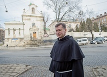 Ojciec Stanisław Kawa OFMConv od lat zabiega o zwrot byłego klasztoru franciszkańskiego we Lwowie. Sporny budynek stoi po drugiej stronie ulicy Łyczakowskiej, obok kościoła pw. św. Antoniego.