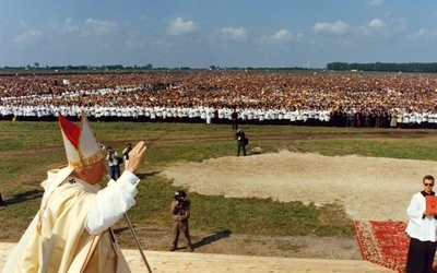 Jan Paweł II na radomskim lotnisku